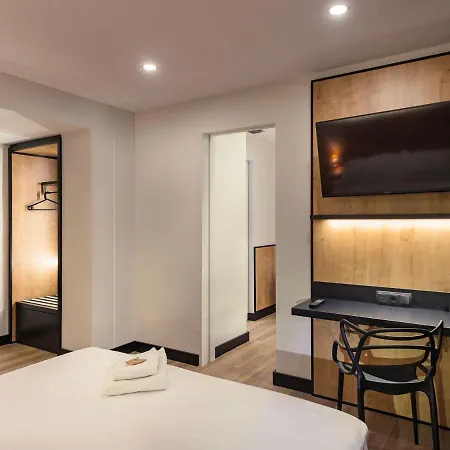 Ibis Styles Figueres Ronda Hotel 3*