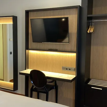 Hotel Ibis Styles Figueres Ronda 3*