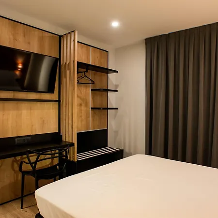 Ibis Styles Figueres Ronda Hotel