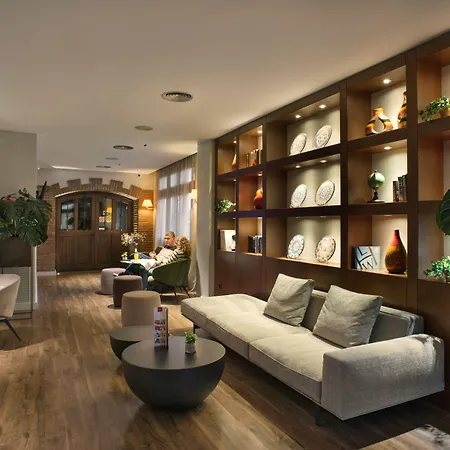 Hotel Ibis Styles Ronda Figueres (Girona)