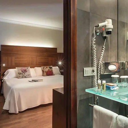Hotel Ibis Styles Ronda Figueres (Girona)